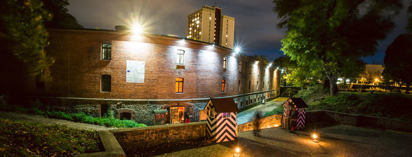 Festung Mark Magdeburg at nightfall. copyright: FestungMark Betriebsgesellschaft mbH /KulturStiftung FestungMark