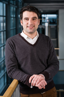 Dr. Martin Stoll