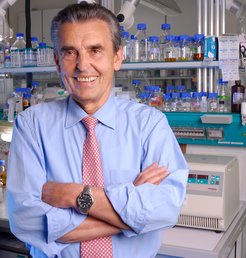 Prof. Dr.-Ing. Ernst Dieter Gilles (16.05.1935 - 12. Juni 2019) im Systembiologie-Labor