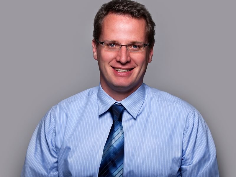 Dr.-Ing. Richard Hanke-Rauschenbach wurde zum 1. September 2014 auf die Professur für Elektrische Energiespeichersysteme am Institut für Energieversorgung und Hochspannungder Leibniz Universität Hannover berufen.
