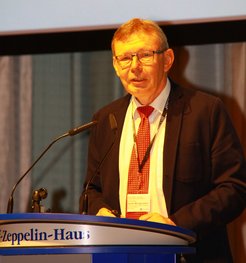 Prof. Andreas Seidel-Morgenstern eröffnet die 12th International Conference on the Fundamentals of Adsorption, 29. Mai bis 3. Juni 2016, im Graf-Zeppelin-Haus in Friedrichshafen am Bodensee.