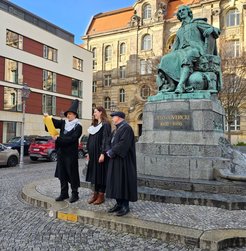 Stefanie Duvigneau on the day of her defense, together with Prof. Kienle and Prof. Dürr