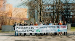 Alle Zeichen stehen auf GAMM: Das 94. Annual Meeting der Gesellschaft für Angewandte Mathematik und Mechanik wird im Jahr 2024 von der Otto-von-Guericke-Universität und dem Max-Planck-Institut Magdeburg veranstaltet. Mit Schwerpunkten zu Modellreduktion, Biomechanik und Maschinellem Lernen wird die Landeshauptstadt Magdeburg vom 18. bis 22. März zum Treffpunkt von Nachwuchsforschenden und etablierten Wissenschaftlerinnen und Wissenschaftlern aus 30 Ländern.