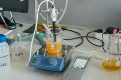 Versuch im Rahmen des MINT Schülerpraktikums „Verfahrenstechnik und Technische Kybernetik“