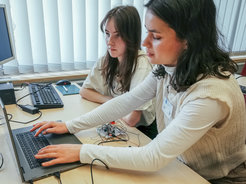 Versuch im Rahmen des MINT Schülerpraktikums „Verfahrenstechnik und Technische Kybernetik“
