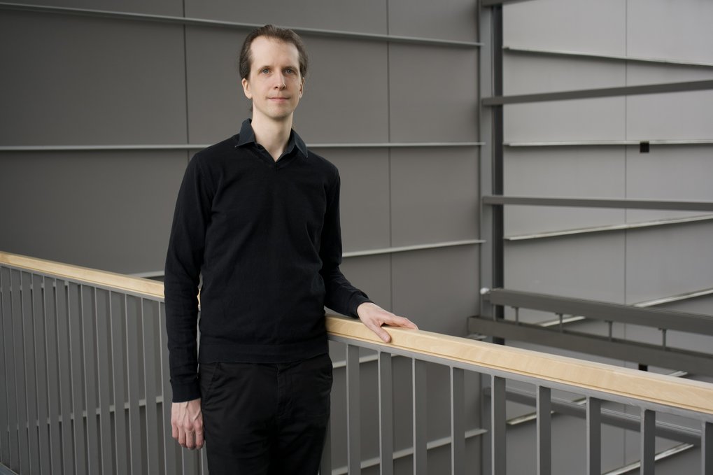Dr.  Feliks  Nüske