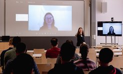Laura Lamkowski, IMPRS PhD Representative, is presenting the talk of MPI alumna Francesca Cascella, Senior Scientist - Crystallization - at GSK, United Kingdom, during the PhD Career Day.